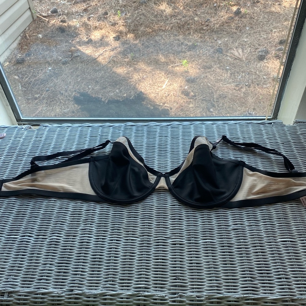 BNWT Victoria’s Secret unlined demi bra